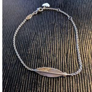 Amor Aime 925 Sterling Silver Feather Bracelet